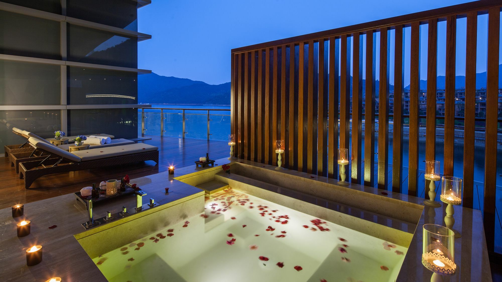 Crowne Plaza Hangzhou Thousand Island Lake By Ihg Jiande Bagian luar foto